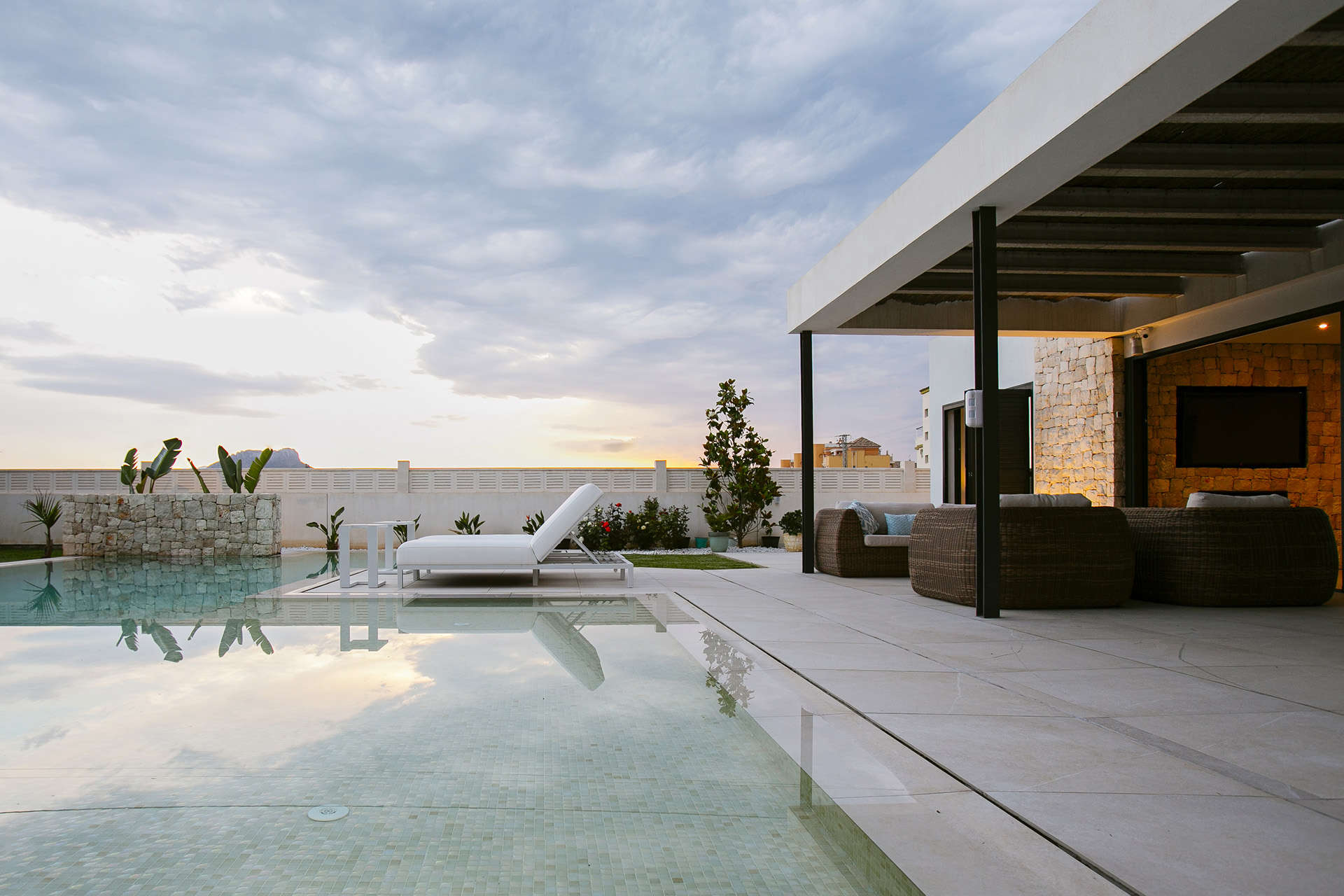 Vivienda con piscina en Denia, Arquitectos especialistas, construcción interiorismo